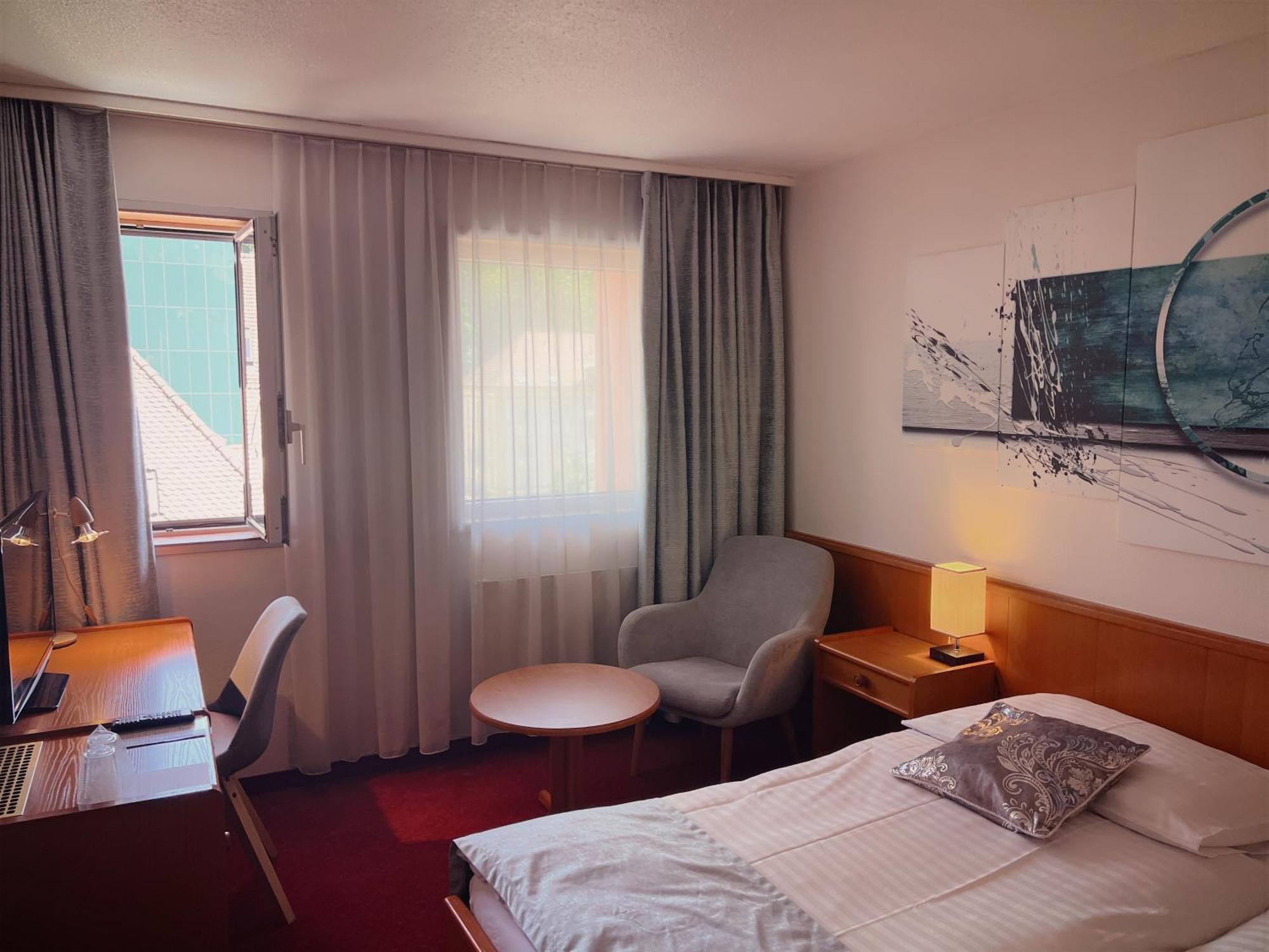 Hotel Des Trois Rois Le Locle Exterior photo